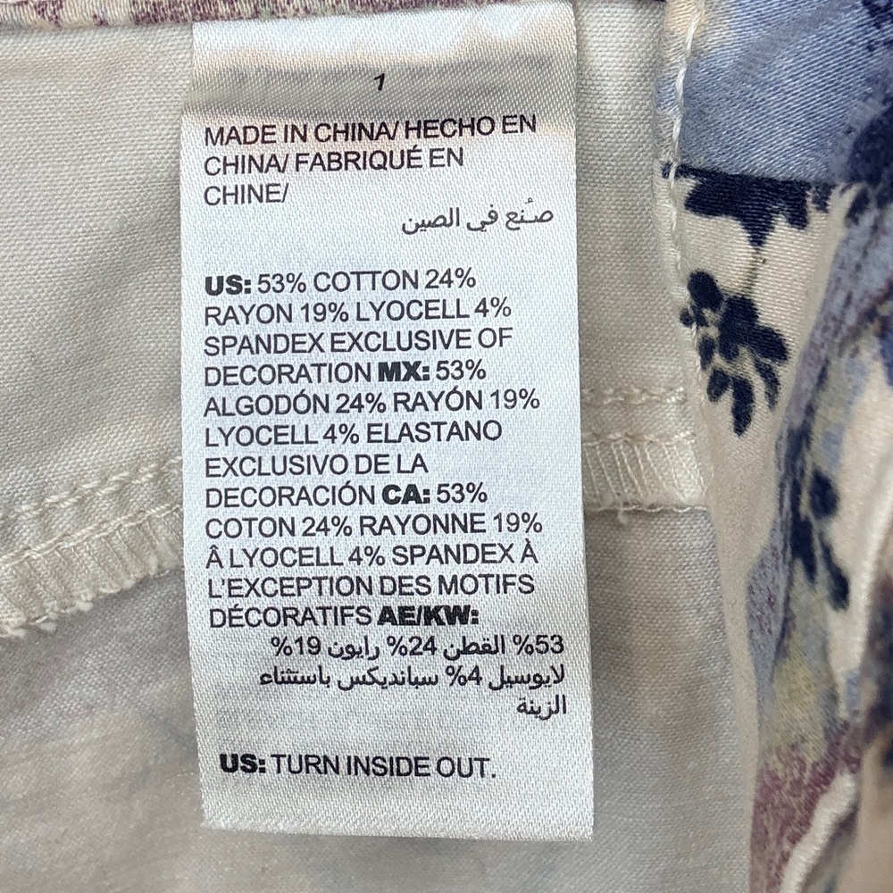 Chico's Cream and Purple Floral Straight Leg Jeans Size 8 Chico’s size 1 - Picture 2 of 7